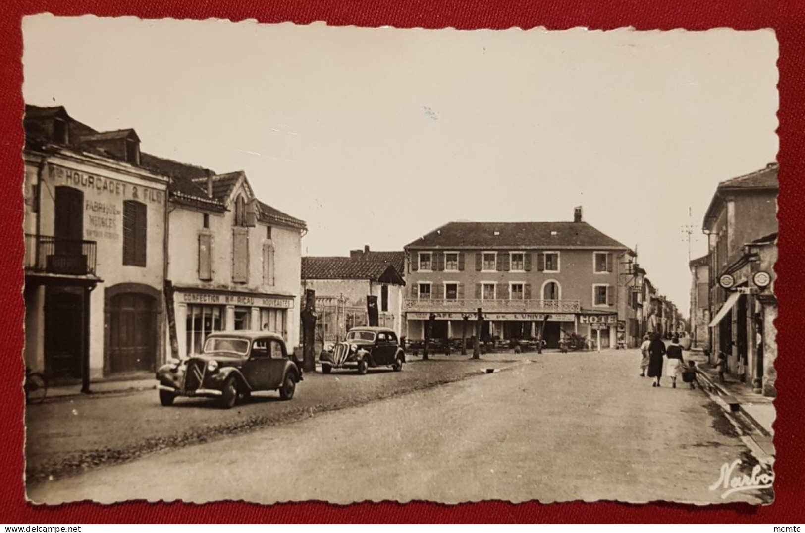 CPSM Petit Format -  Maubourguet -(hautes Pyrénées ) - Avenue De Tarbes  (auto, Voiture Citroën Traction ) - Maubourguet