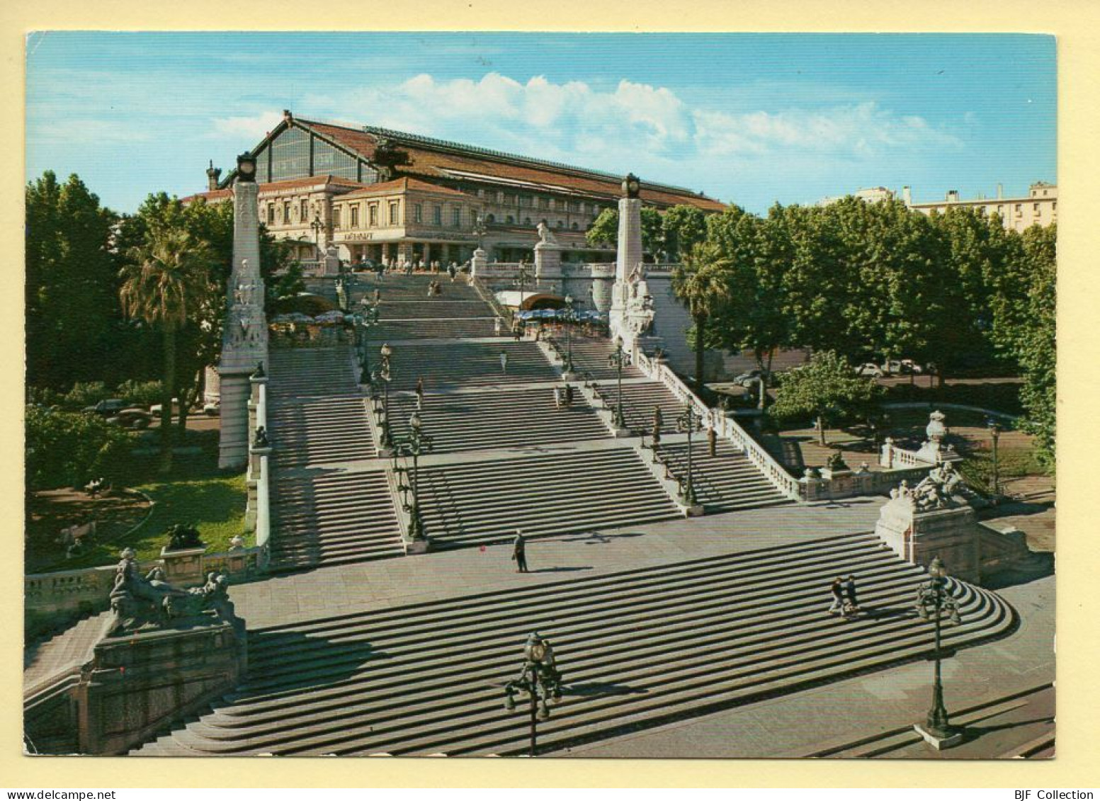 13. MARSEILLE – La Gare Saint-Charles Et L'escalier Monumental (voir Scan Recto/verso) - Quartier De La Gare, Belle De Mai, Plombières