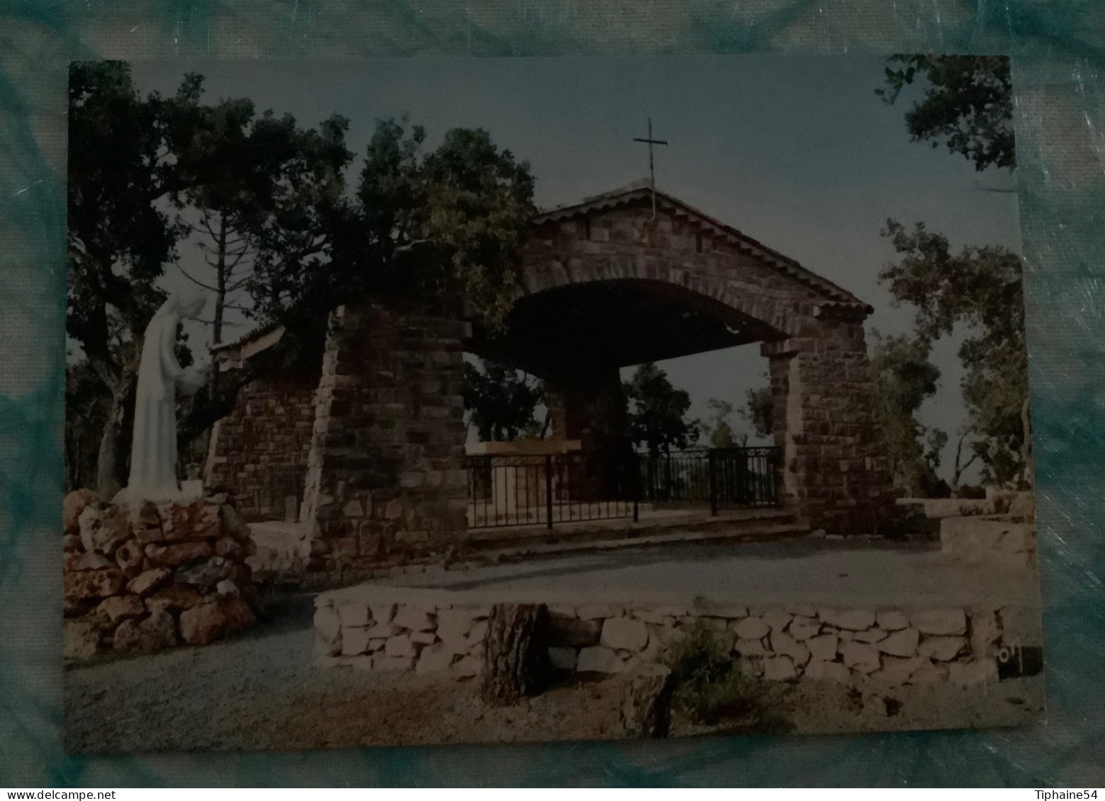 83 - LES ISSAMBRES - La Chapelle Des Dolmens - Monuments