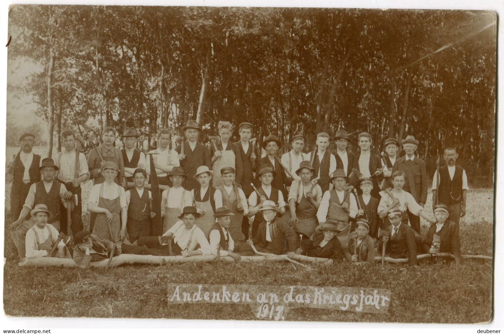 Foto AK 1917 Kriegshilfsdienst Waldarbeiter Neuhaldensleben #677 - Haldensleben