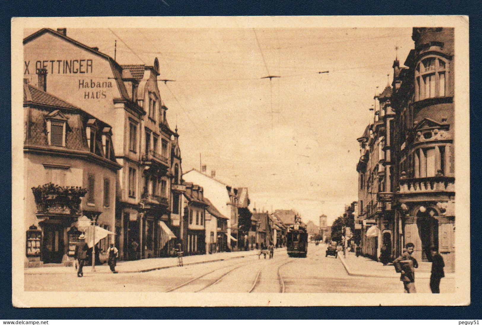 68. St. Ludwig. Saint-Louis. Rue De Mulhouse. Tramway N°.5. Passants. Magasin Oettinger, Habana Haus. 1947 - Saint Louis