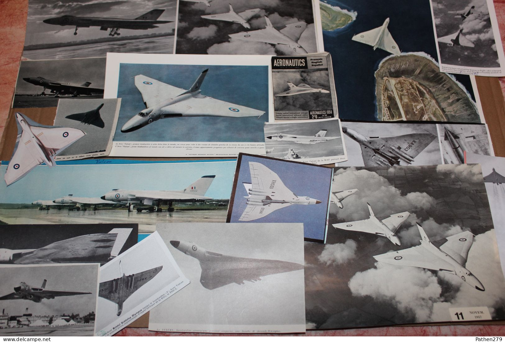 Lot de 500g d'anciennes coupures de presse et photos de l'aéronef britannique Avro 698 Vulcan B-2