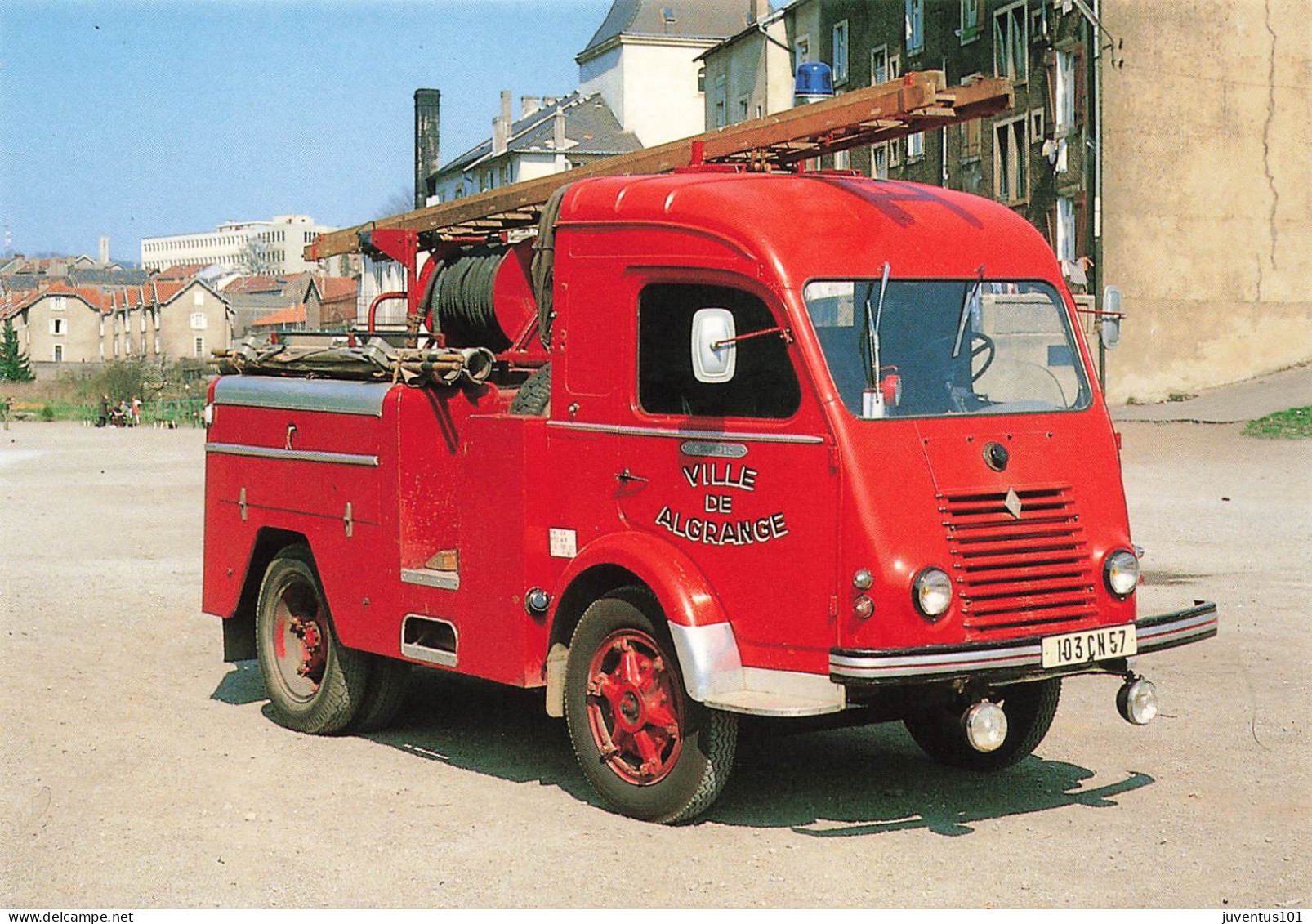 CPSM Pompiers-Camion Premiers Secours Renault R 2167 Drouville-Algrange-Guy Nieser-RARE   L2723 - Firemen