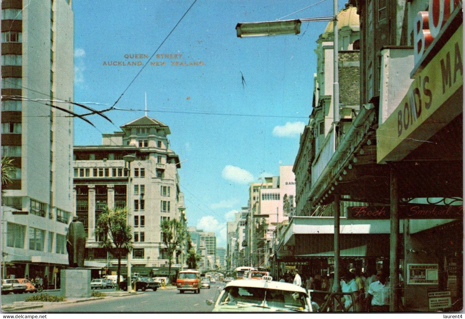 11-3-2025 (2 Y 45) New Zealand  (posted To Australia In 1975) Auckland Queen Street (thin Fold In Center Of Car) - Neuseeland