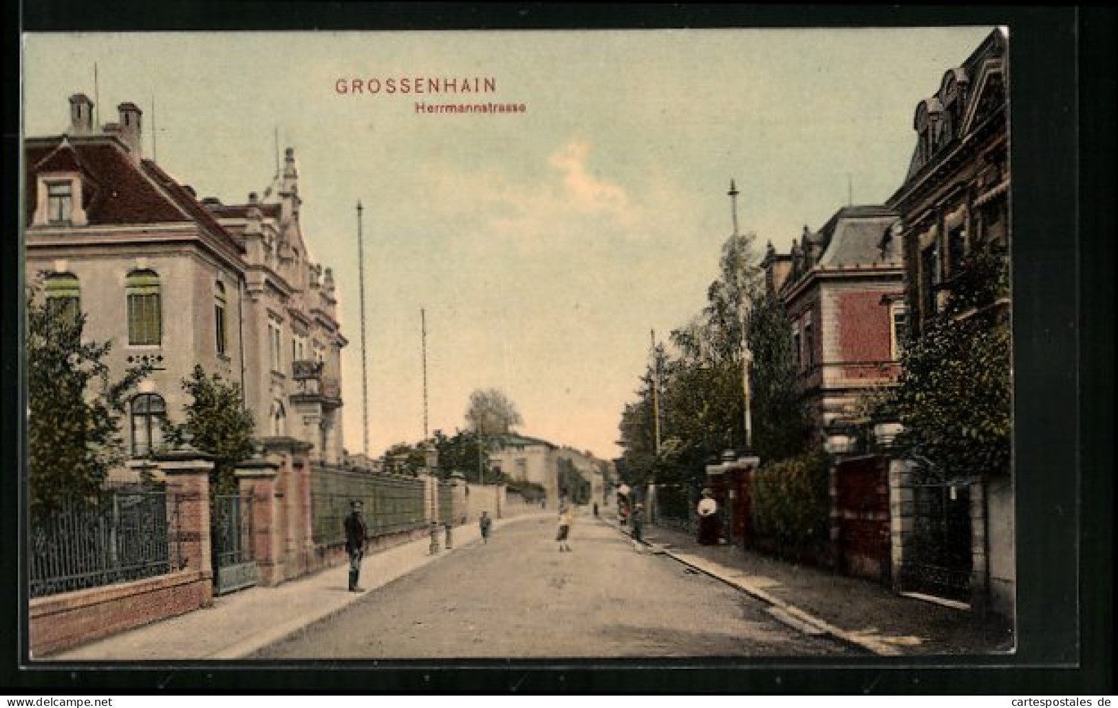 AK Grossenhain, Partie In Der Hermannstrasse, Mit Passanten Und Kindern  - Grossenhain