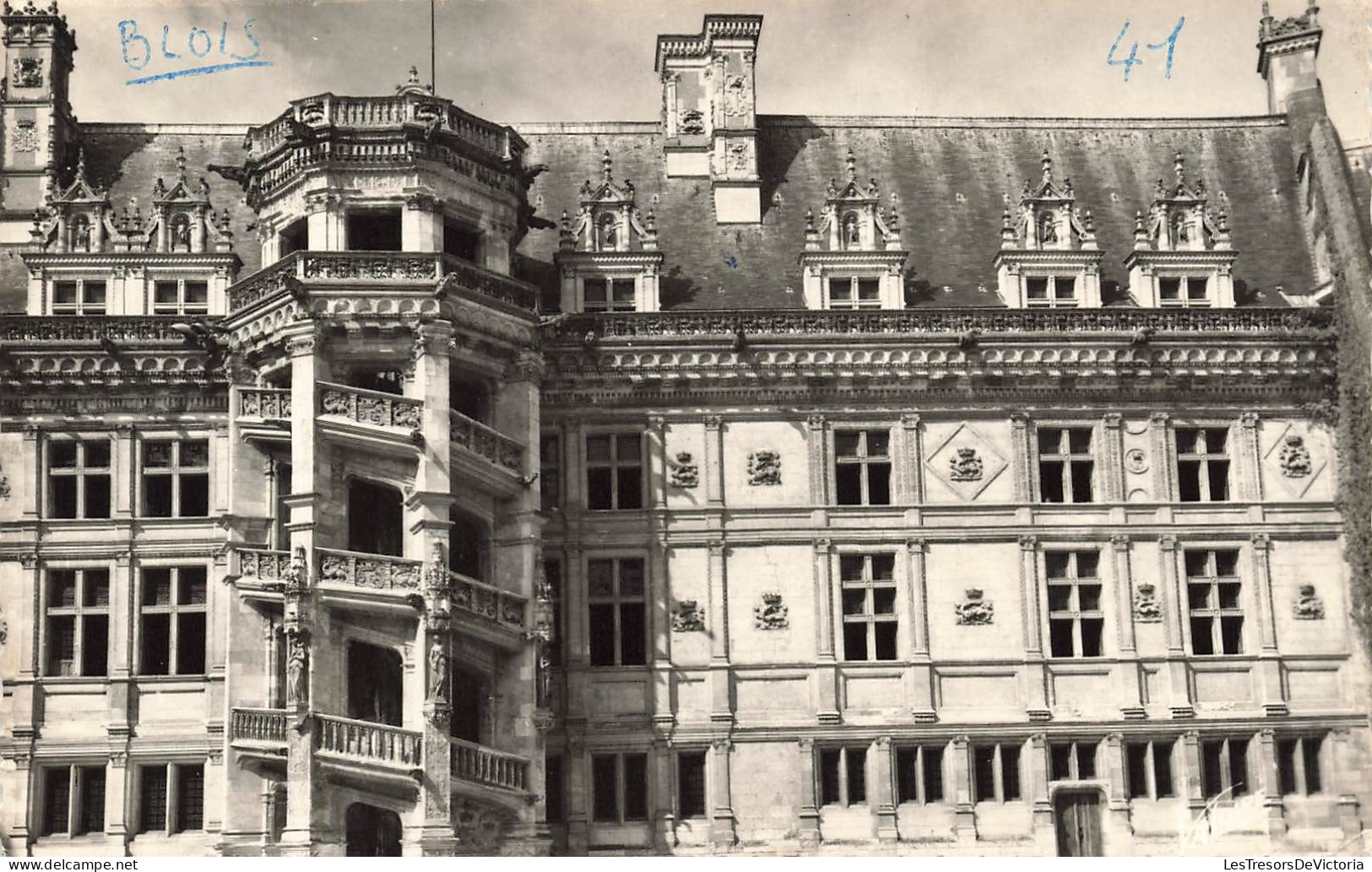 FRANCE - Blois - Cour D'honneur Du Château Et Le Grand Escalier - Carte Postale - Blois