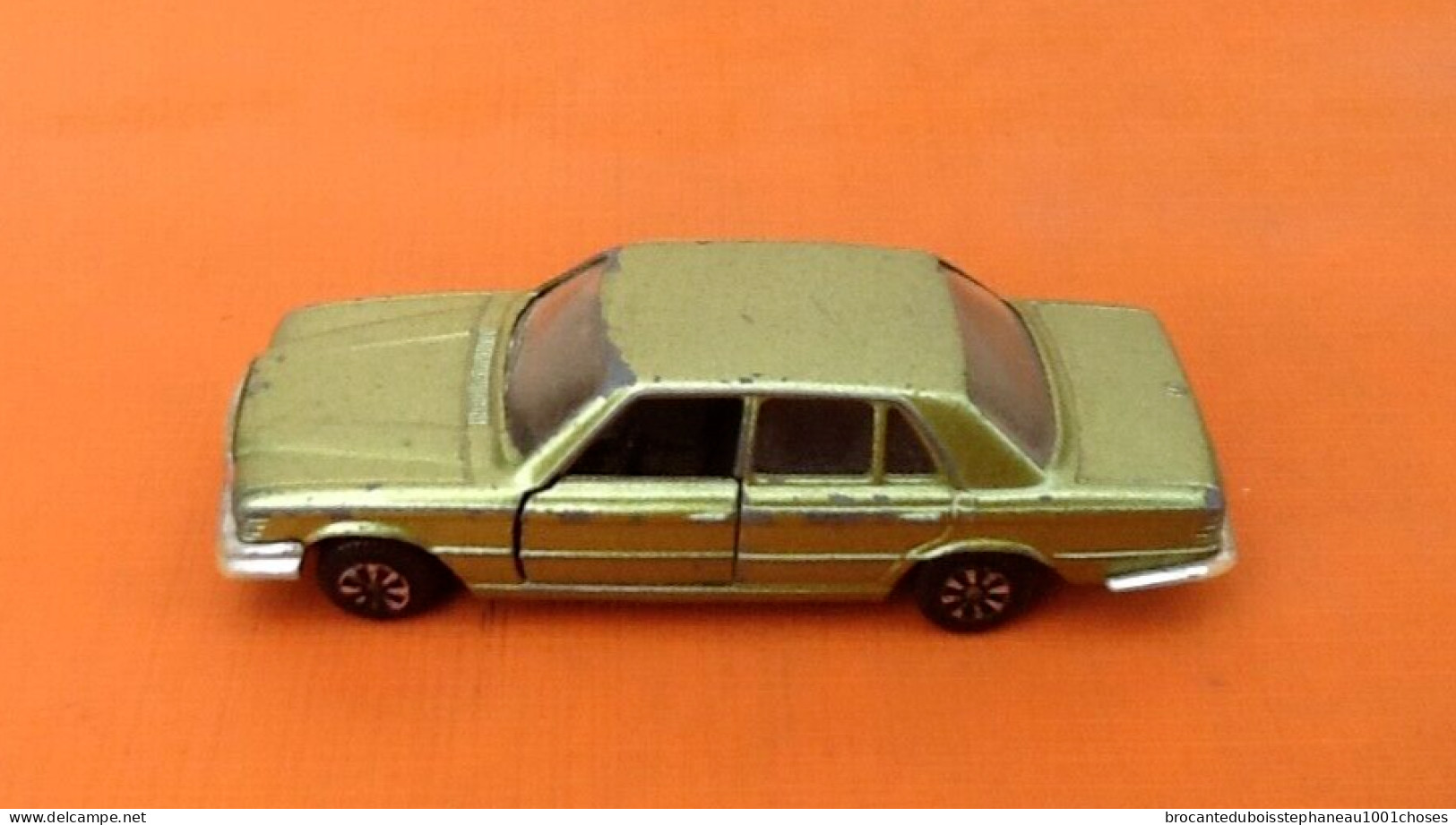 Voiture miniature Mercedes 280 SE   (1977)