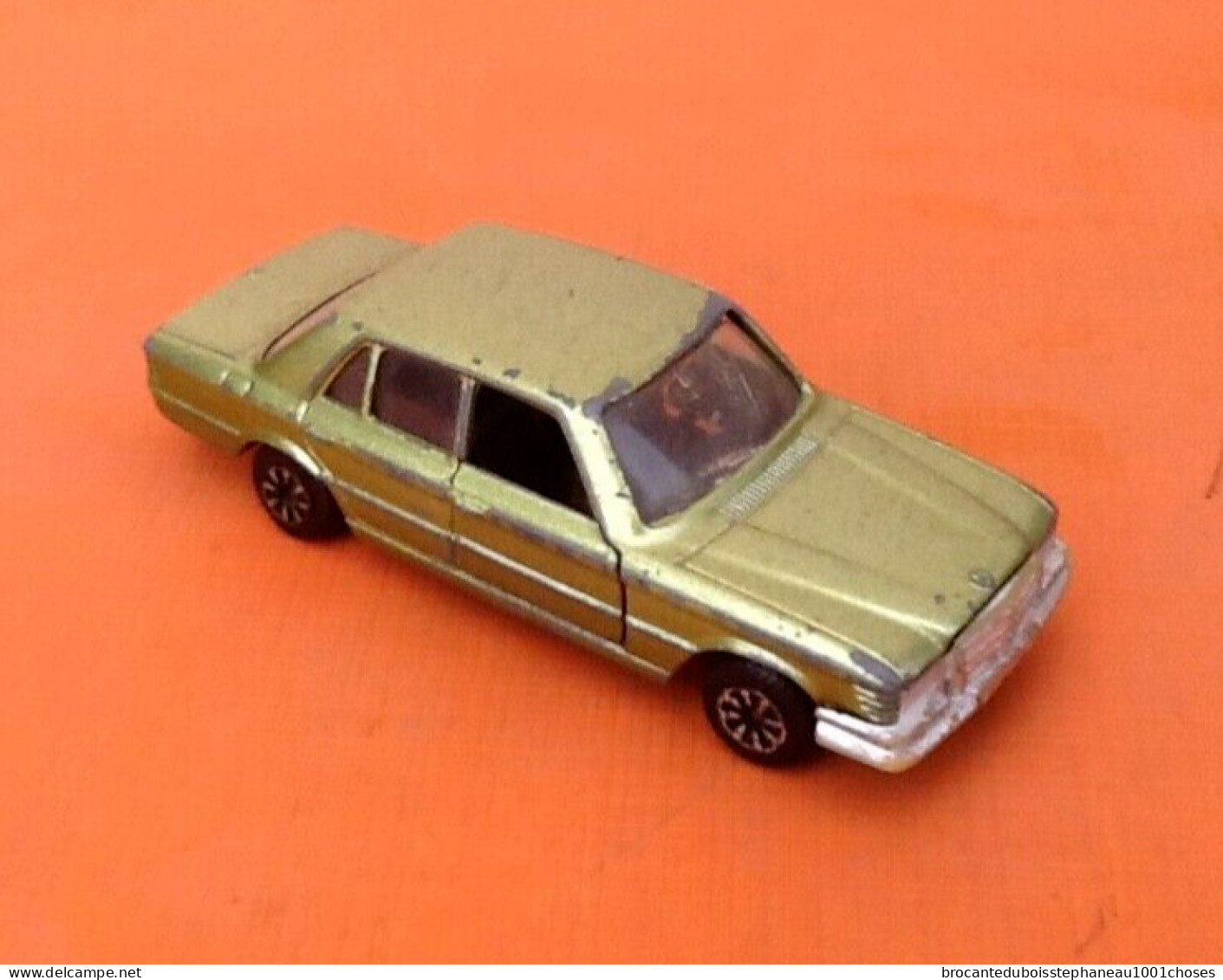 Voiture miniature Mercedes 280 SE   (1977)