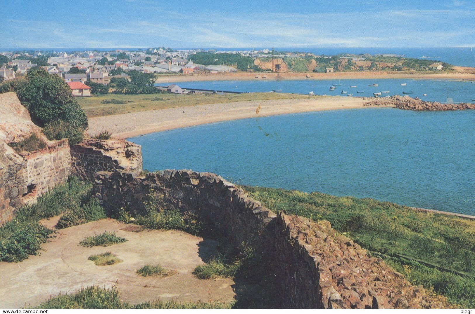 1-GBR04 02 02 - GUERNESEY - BORDEAUX BAY FROM VALE CASTLE - Guernsey