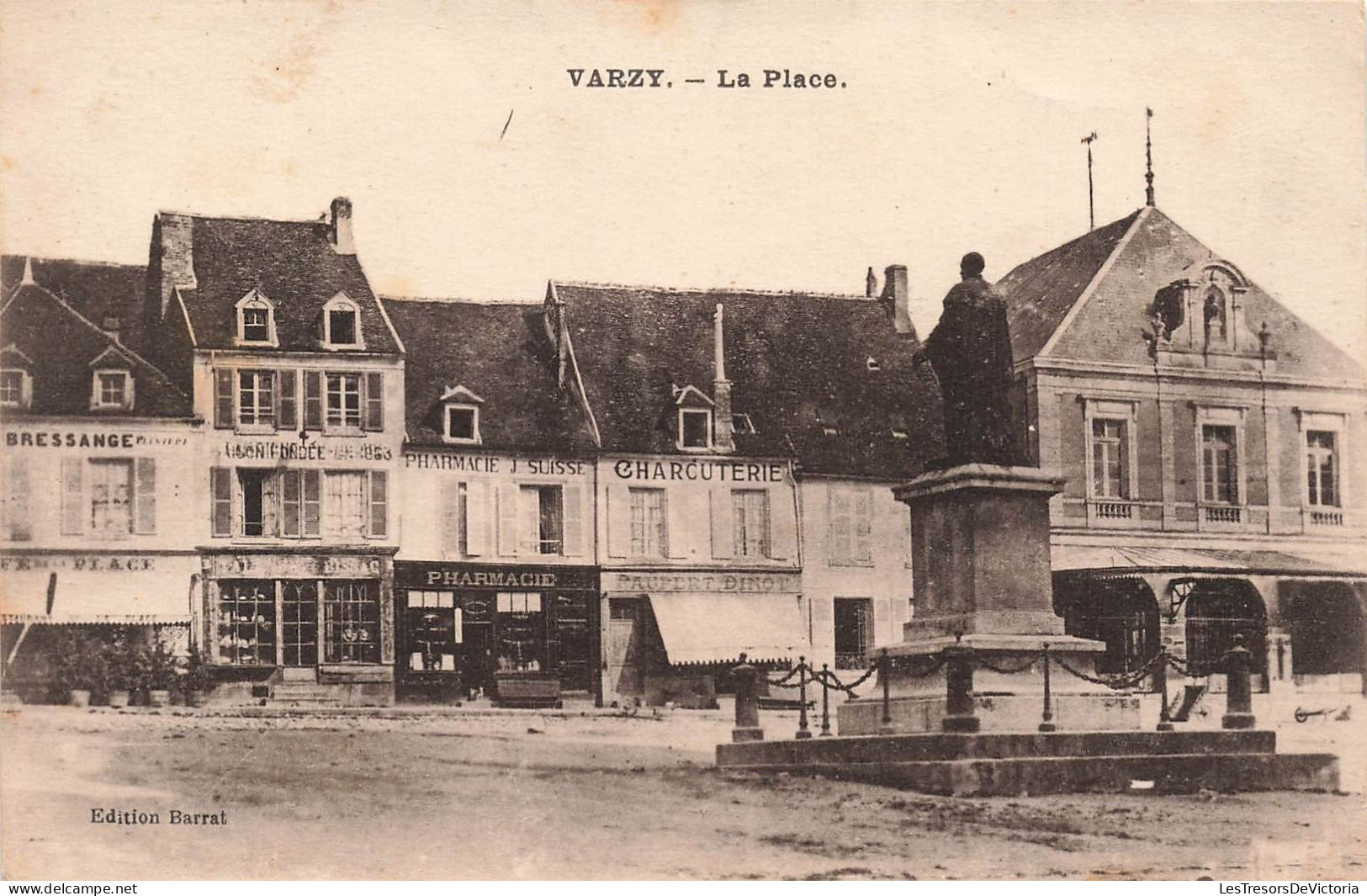 FRANCE - Clamecy - Varzy - Vue Générale De La Place - Carte Postale Ancienne - Clamecy
