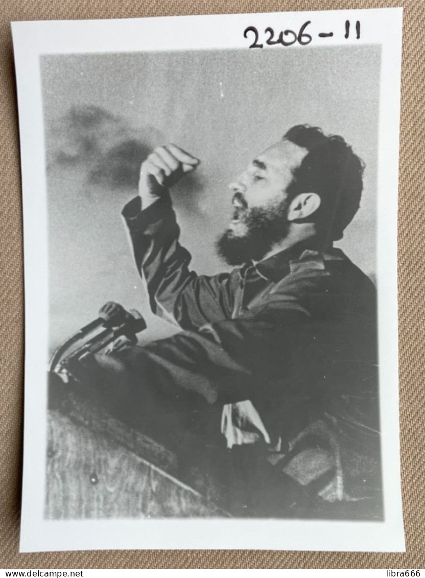 (2 X) Fidel Castro - Santiago De Cuba - 13 X 9 Cm. (REPRO PHOTO ! Zie Beschrijving, Voir Description, See Description)! - Beroemde Personen