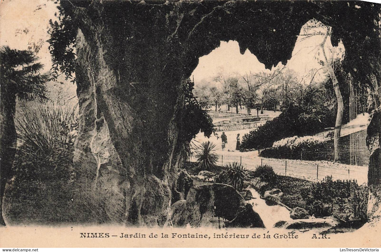 FRANCE - Nîmes - Jardin De La Fontaine Vue De L'intérieur De La Grotte - A.R. - Carte Postale Ancienne - Nîmes