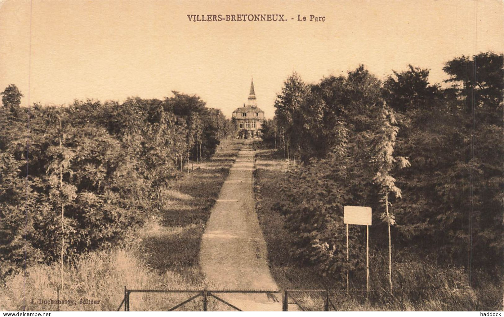VILLERS BRETONNEUX : LE PARC - Villers Bretonneux