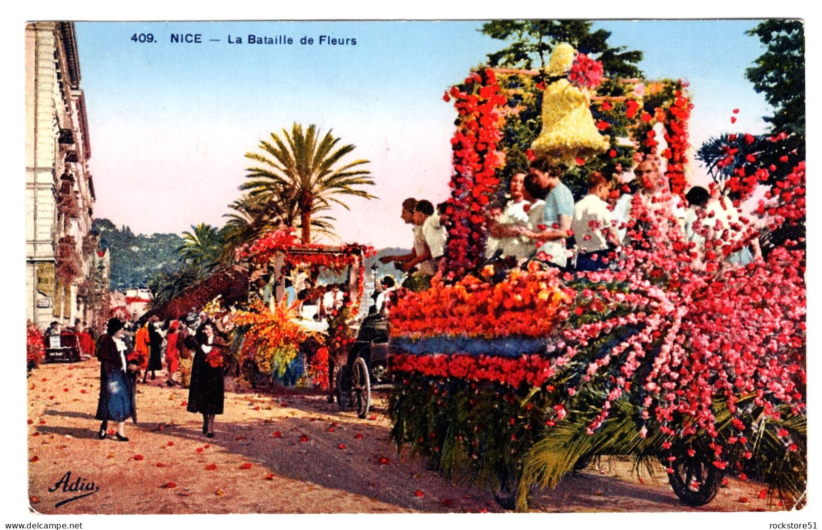 Nice La Bataille De Fleurs 2 Postcards - Marchés, Fêtes