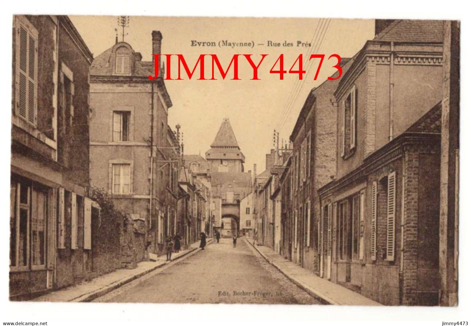 CPA - EVRON En 1945 (Mayenne) Rue Des Prés ( Bien Animée ) - Imp-Phot. A. THIRIAT - Evron