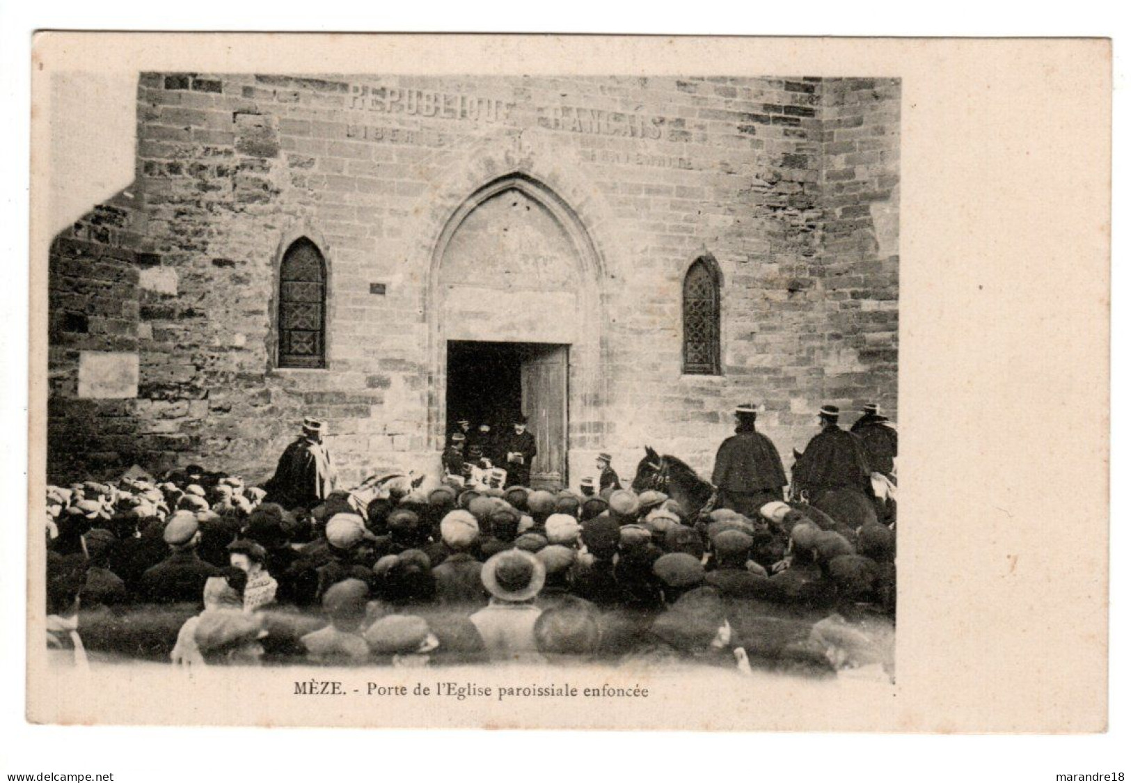 Meze Porte De L'église Paroissiale Enfoncée - Mèze