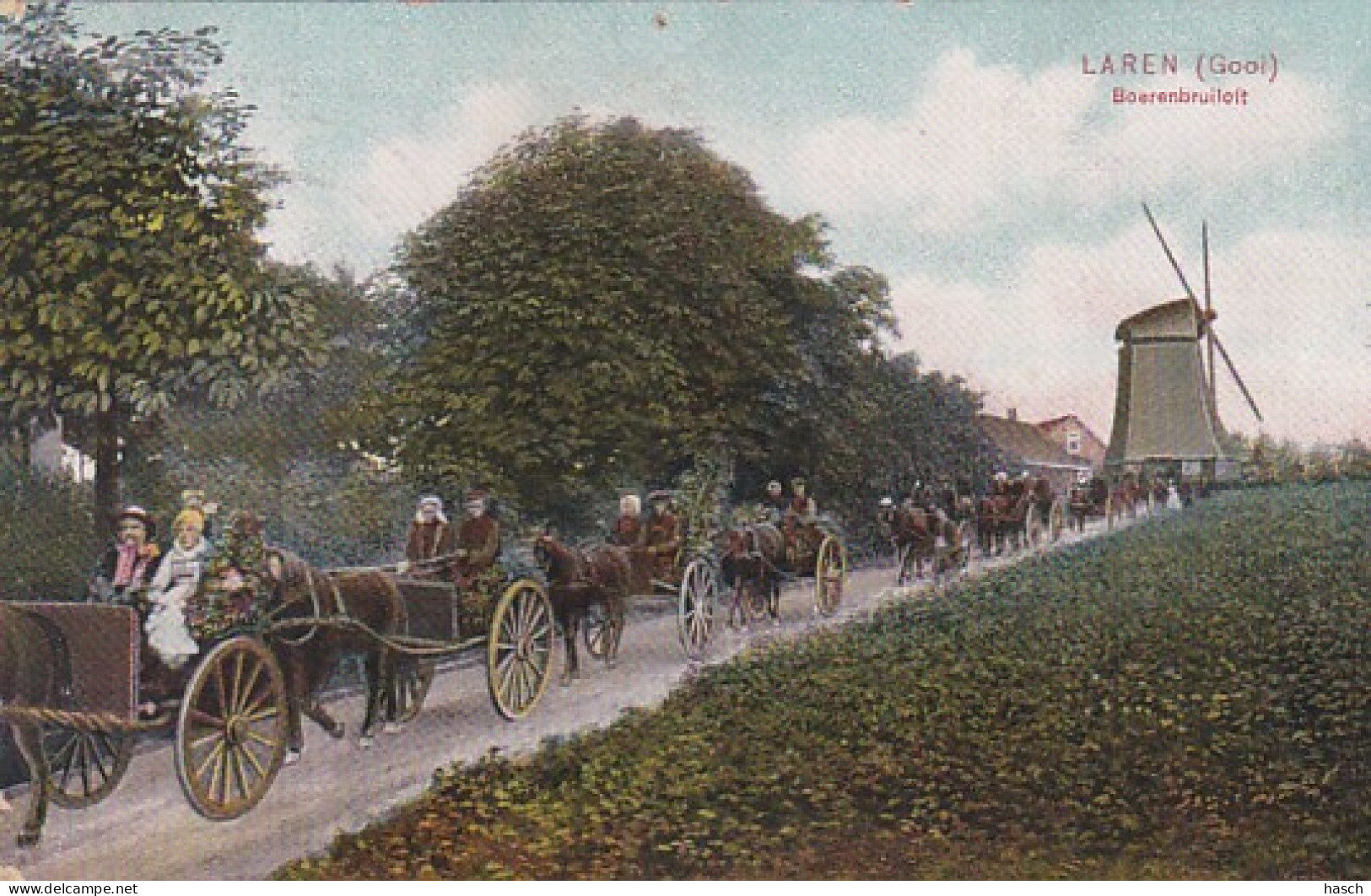 3652	32	Laren, Boerenbruiloft (poststempel 1911) (boven Een Punaisegaatje, Zie Hoeken En Randen) - Laren (NH)