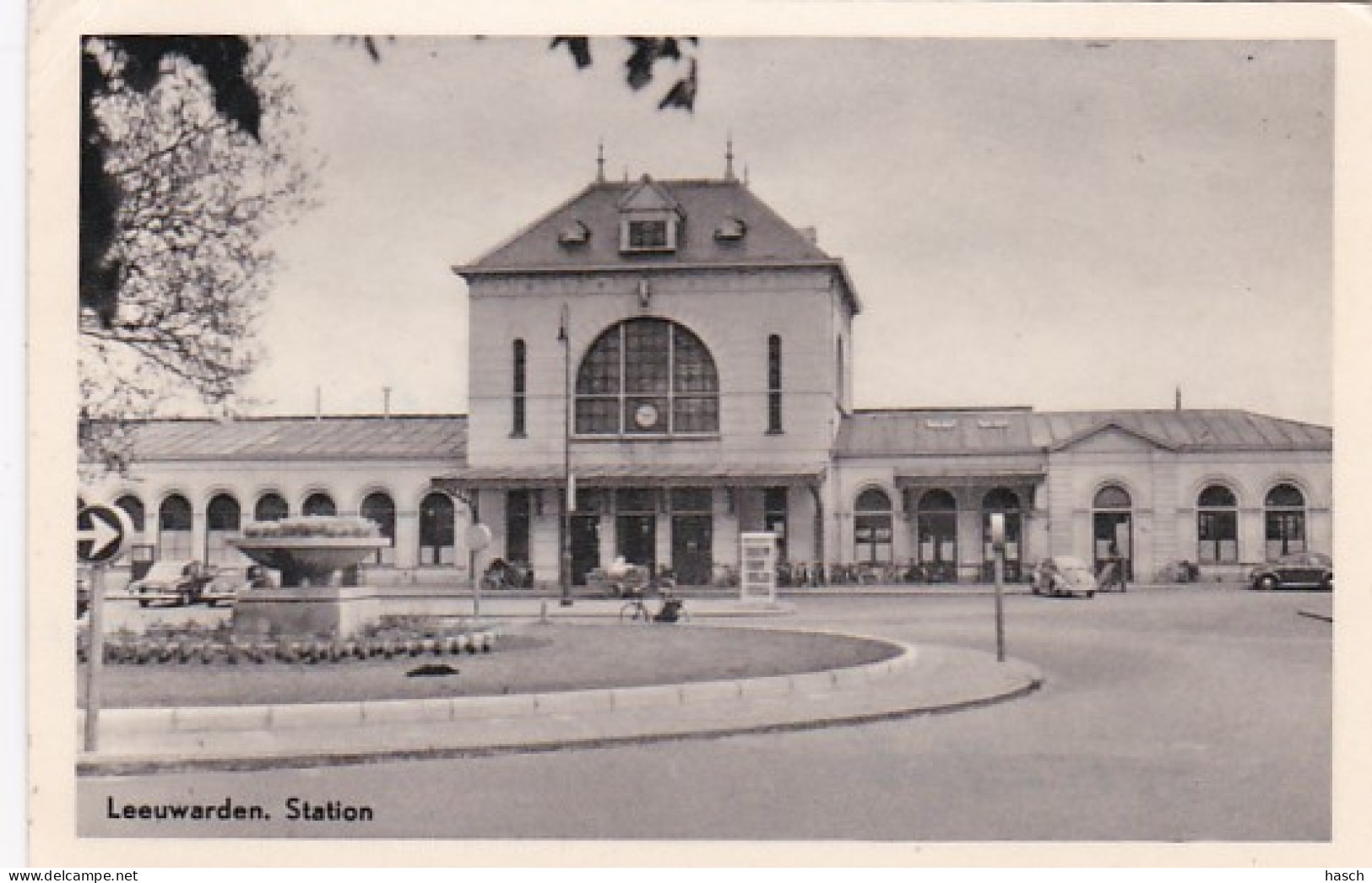 3755	12	Leeuwarden, Station (kleine Vouwen In De Hoeken Zie Achterkant) - Leeuwarden