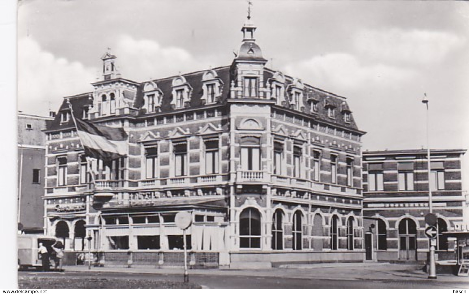 3755	16	Leeuwarden, Grand Hotel ,,De Klanderij,, (minuscule Vouwtjes In De Hoeken) - Leeuwarden