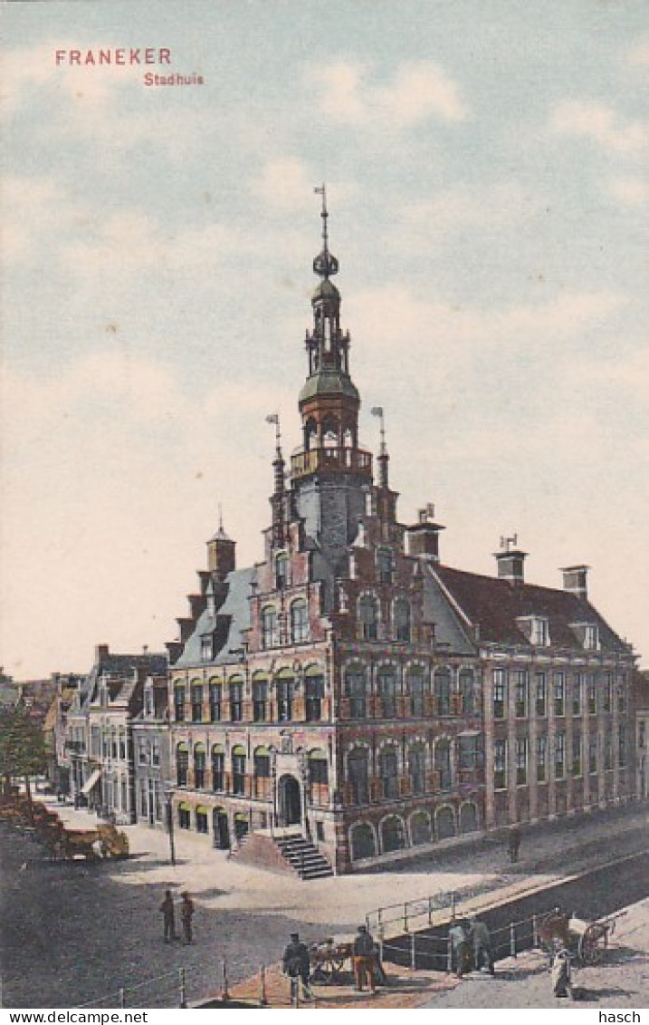 3755	40	Franeker, Stadhuis. (minuscule Vouwtjes In De Hoeken) - Franeker