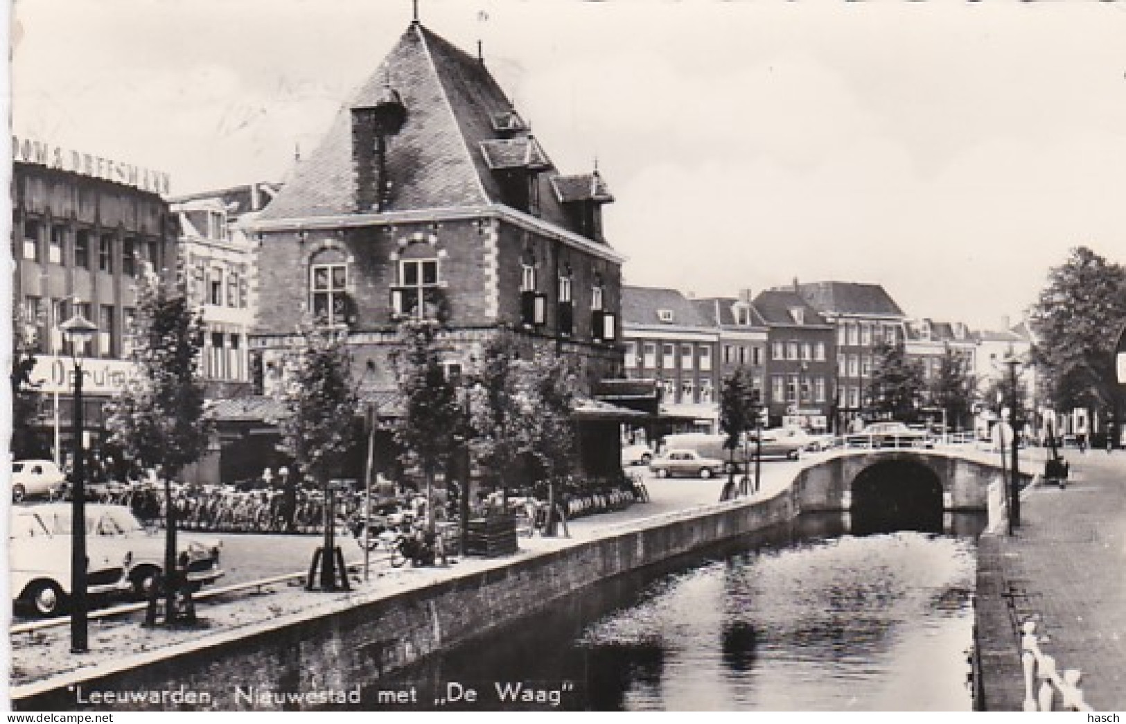 3755	49	Leeuwarden, Nieuwstad Met De Waag (kleine Vouwen In De Hoeken Een Vouw In Het Midden Van De Kaart) - Leeuwarden