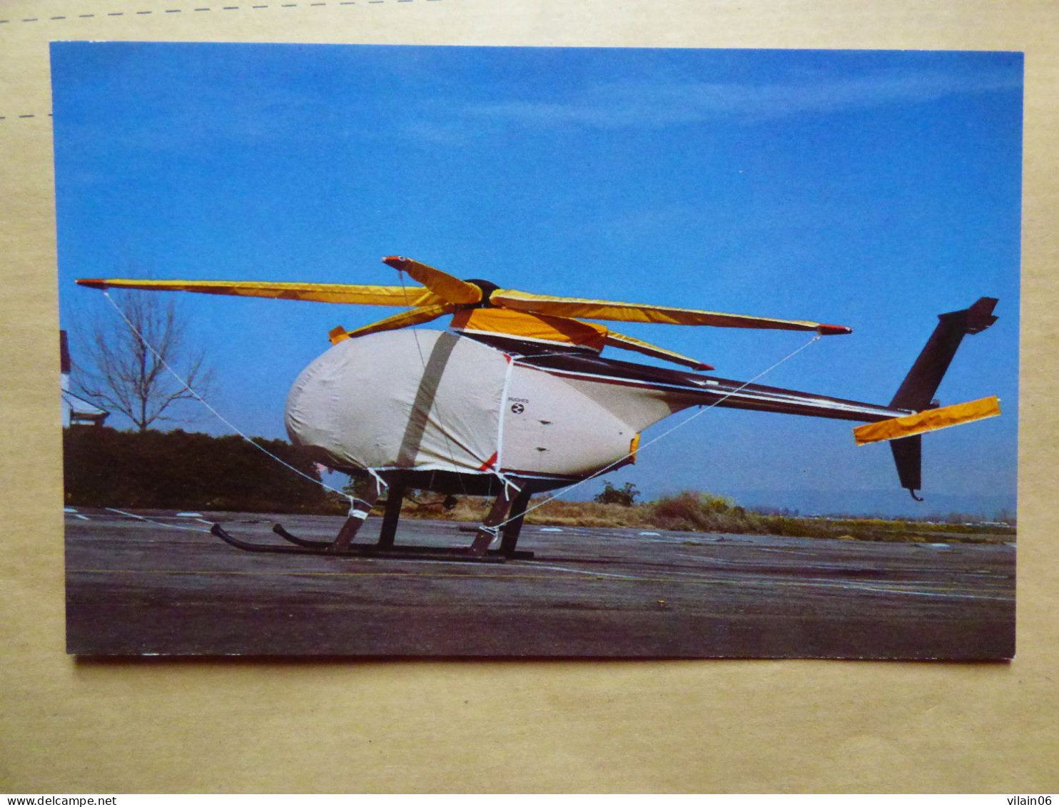 BRUCE S CUSTOM COVERS  ROBINSON R-22 /  CARTE COMPAGNIE / AIRLINES ISSUE - Hubschrauber