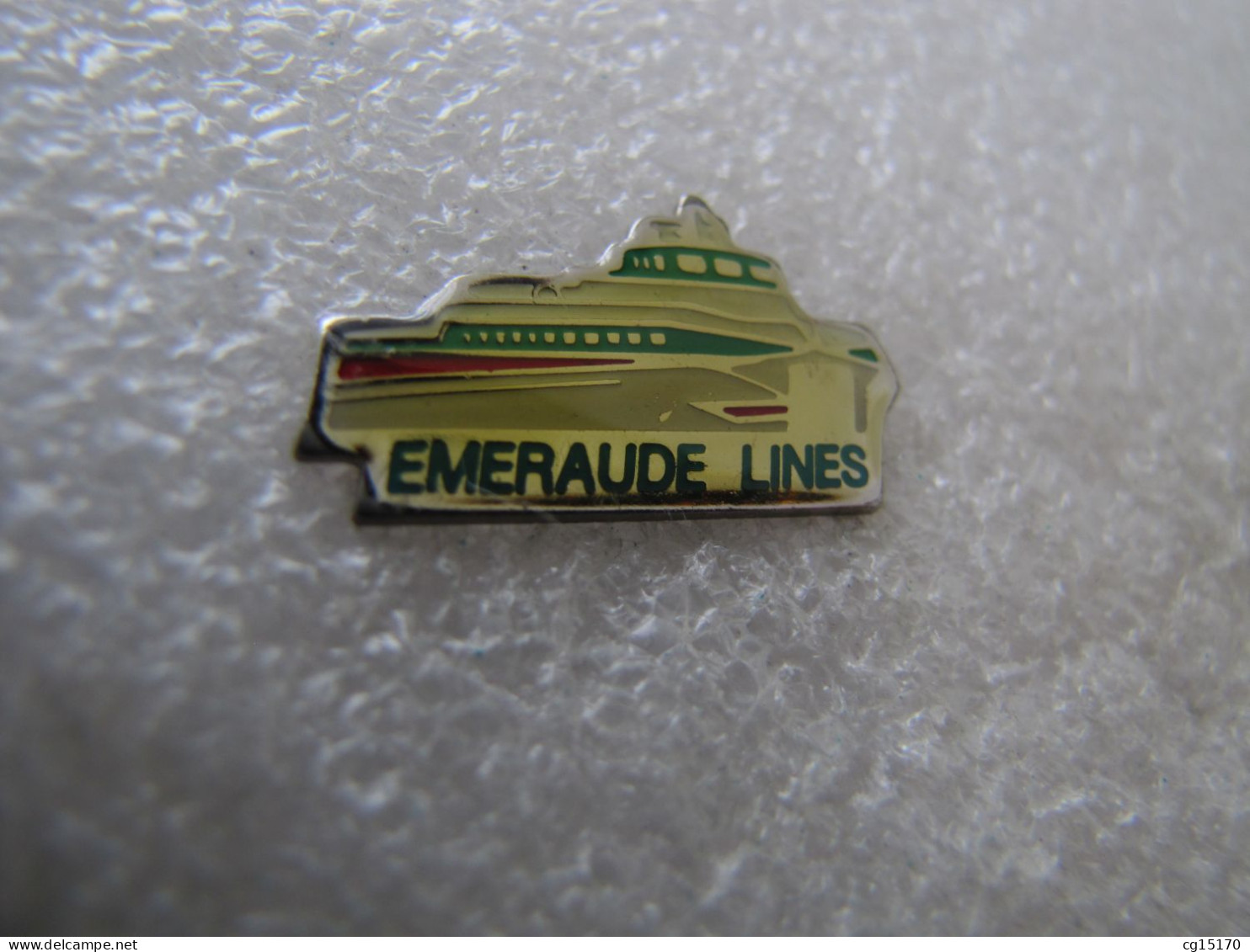 PIN'S  EMERAUDE  LINES  BÂTEAU - Bateaux