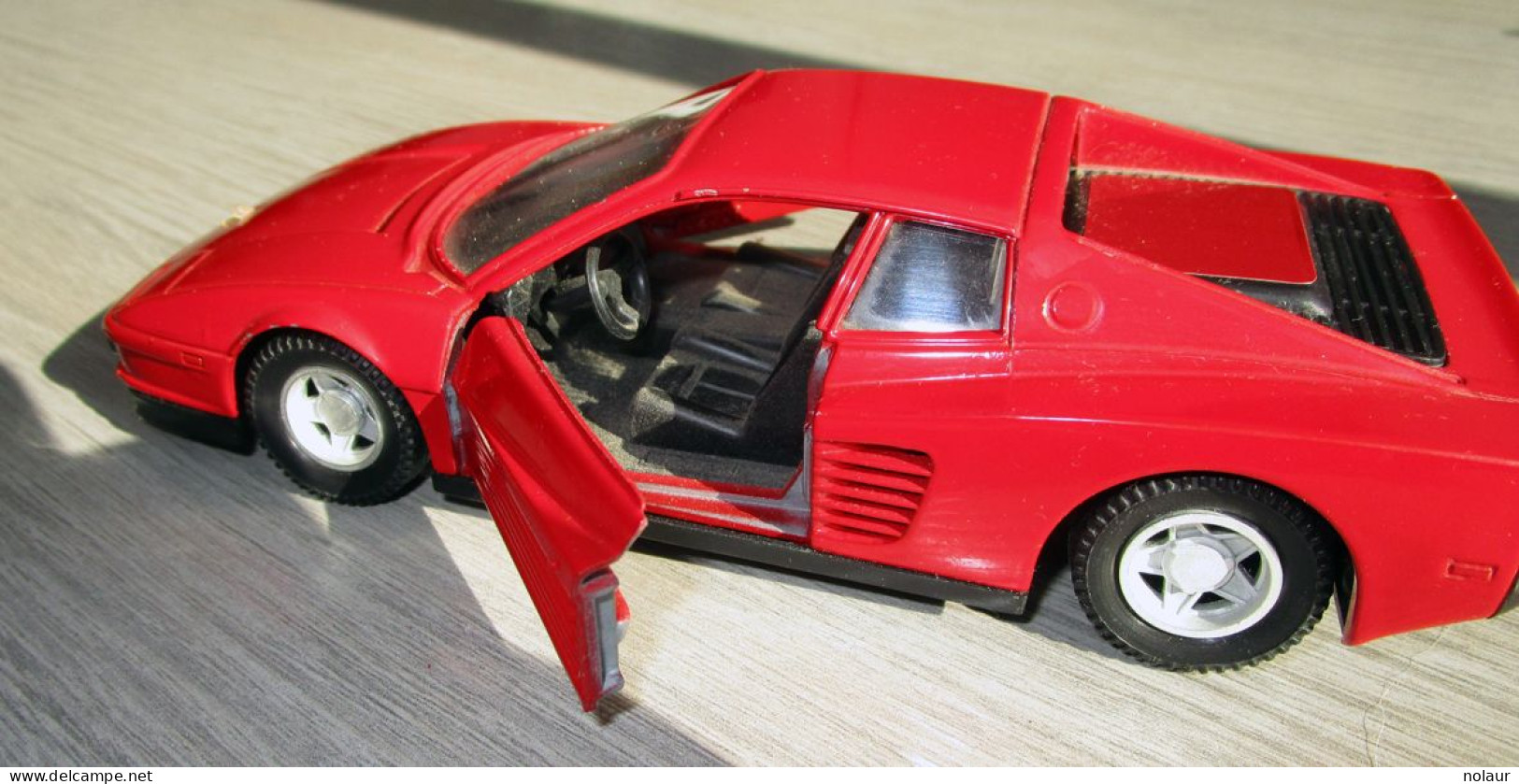 FERRARI TESTAROSSA POLISTIL 1-24 ème