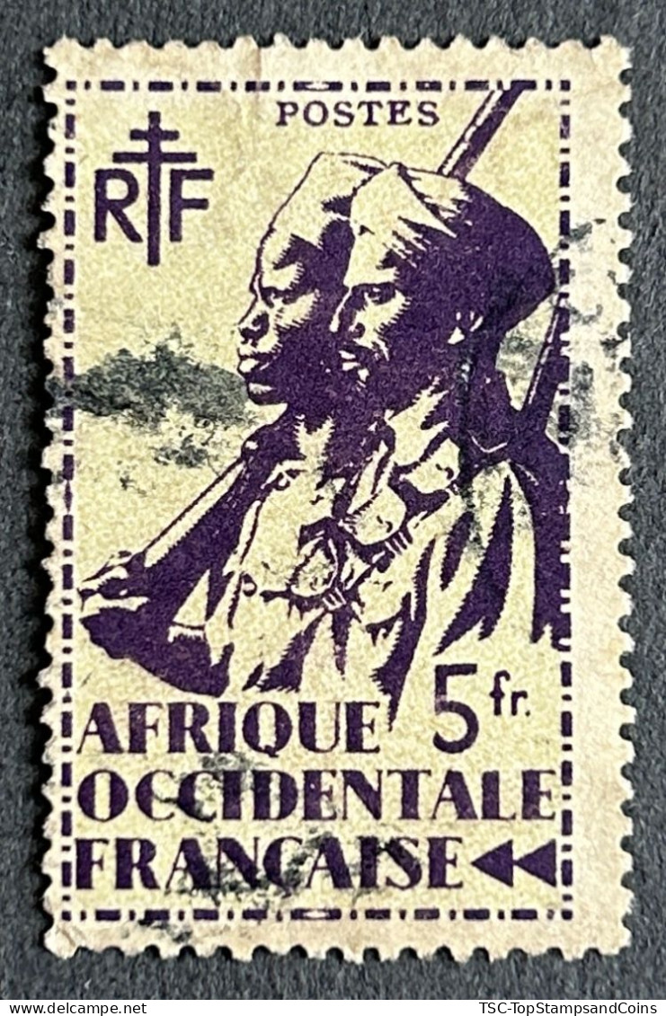 FRAWA0019U - Colonial Soldiers - 5 F Used Stamp - AOF - 1945 - Oblitérés