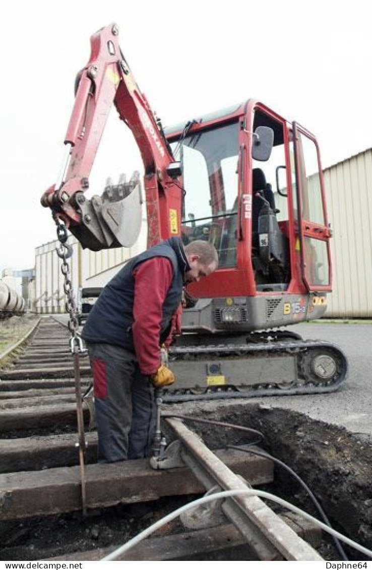 Castelnaudary - CPM - SNCF - Remplacement Des Traverses Agent Nommé - 6929 Et 30 (2CP) - Bram