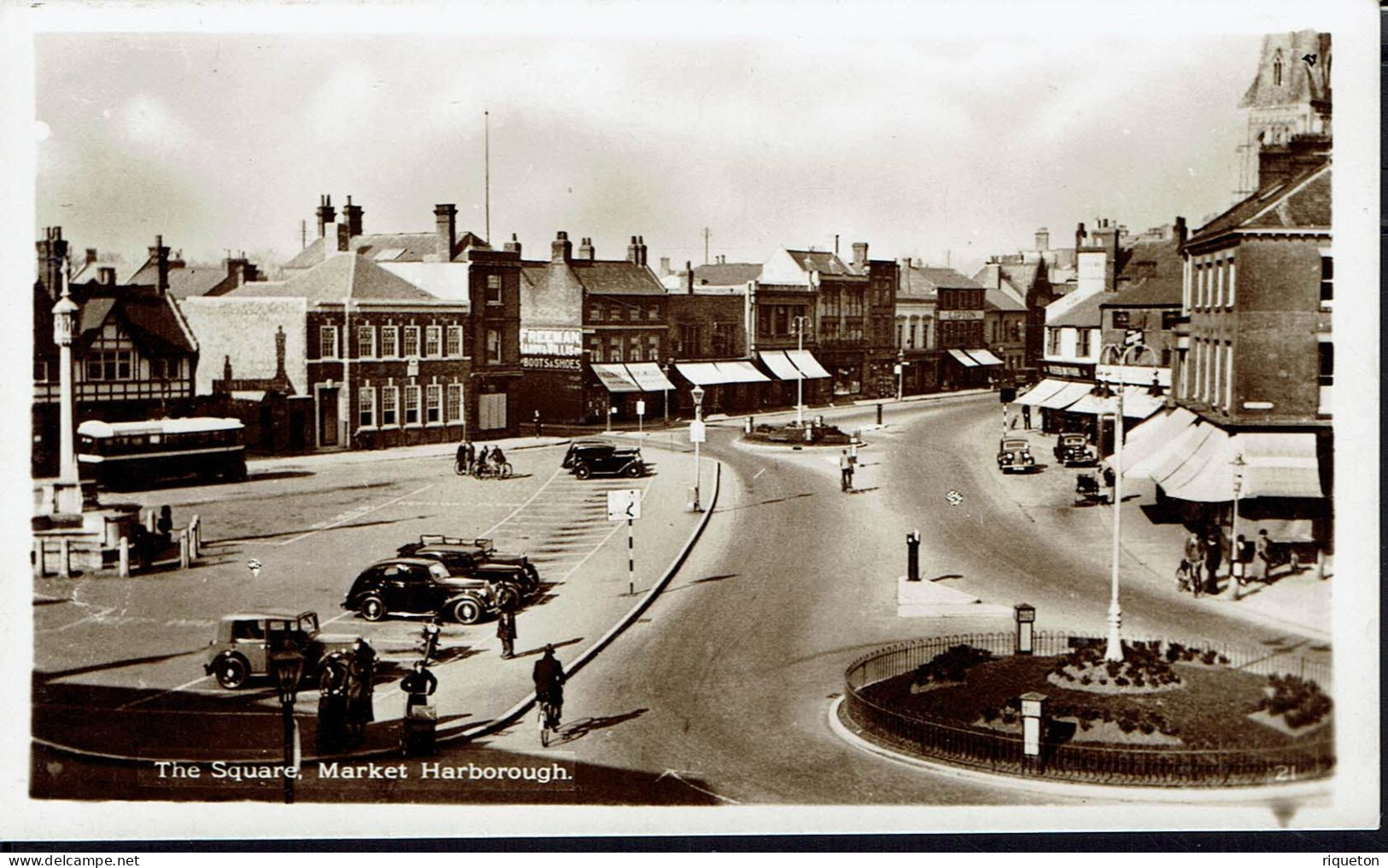 Royaume-Uni. Post Card "The Square Market" Harborough. - Sonstige & Ohne Zuordnung