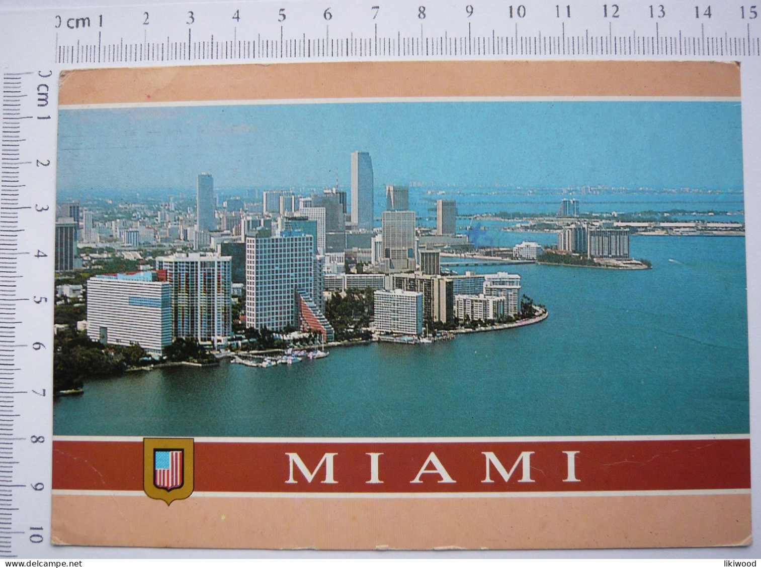 Miami, Brickell Avenue`s Luxury Condominiums Face The Bay At The Edge Of Downtown Miami - Miami