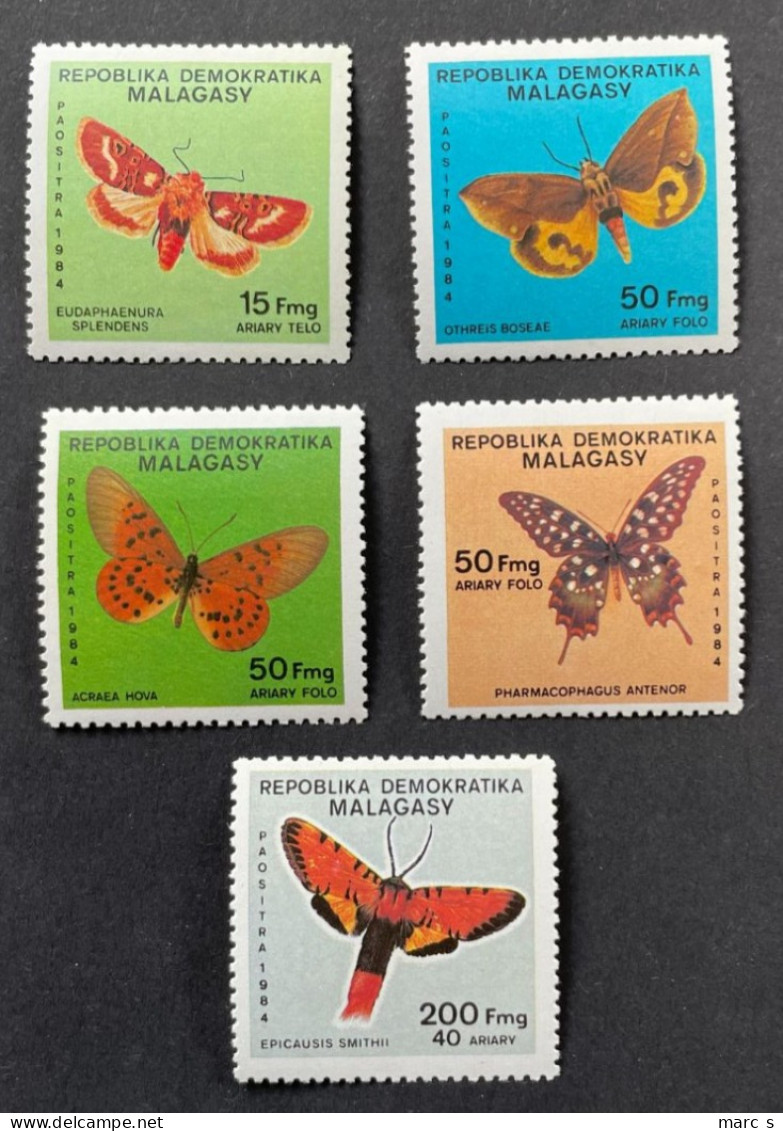 MADAGASCAR 1984 - NEUF**/MNH - Série Complète Mi 958 / 962 - YT 721 / 725 - BUTTERFLIES PAPILLONS - Madagascar (1960-...)