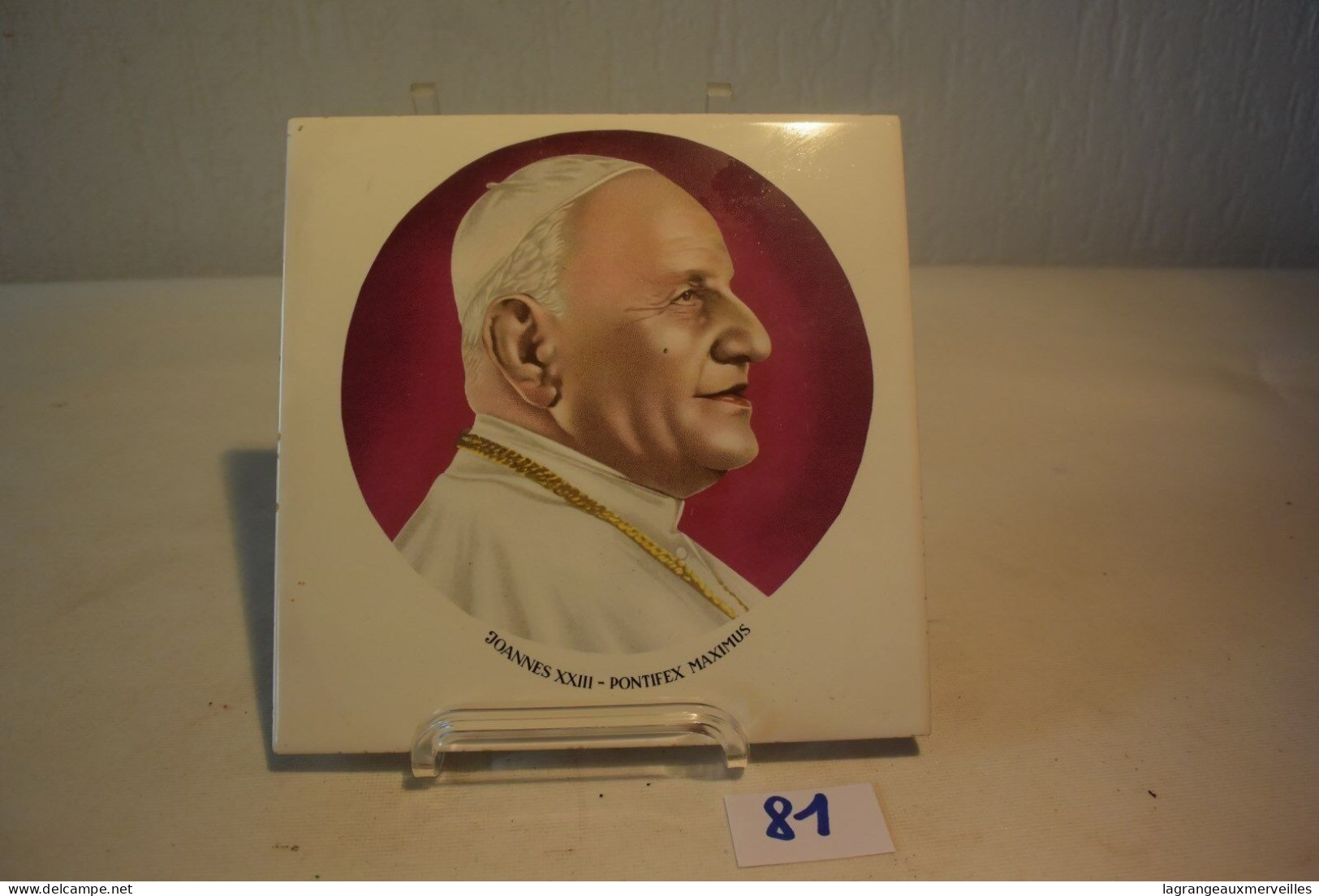 C81 Ancien Carrelage Old Tiles Le Pape Pontifex Joannes - Other & Unclassified