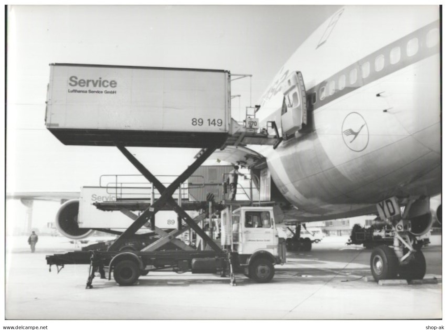 C5780/ Flughafen Lufthansa Flugzeug Wird Beladen  Foto 21 X 15 Cm 70er Jahre - Autres & Non Classés