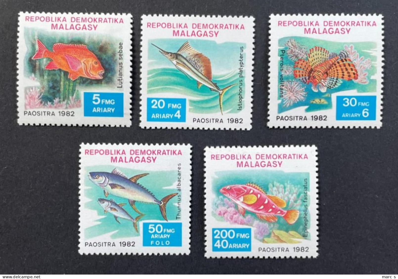 MADAGASCAR 1982 - NEUF**/MNH - Série Complète Mi 907 / 911 - YT 678 / 682 - POISSONS FISH - Madagascar (1960-...)