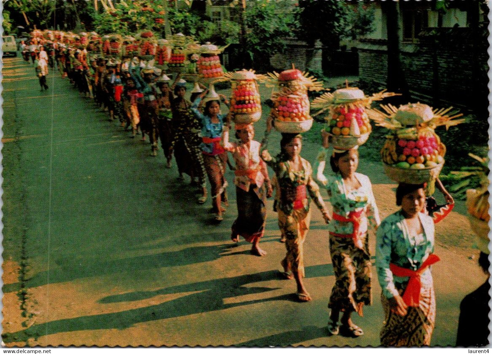 12-3-2025 (2 Y 48) Indonesia - Bali Women & Fruits Offering Going To Temple - Buddhism