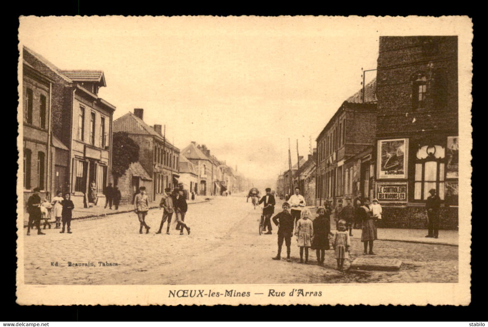 62 - NOEUX-LES-MINES - RUE D'ARRAS - AFFICHES DE CINEMA - Noeux Les Mines