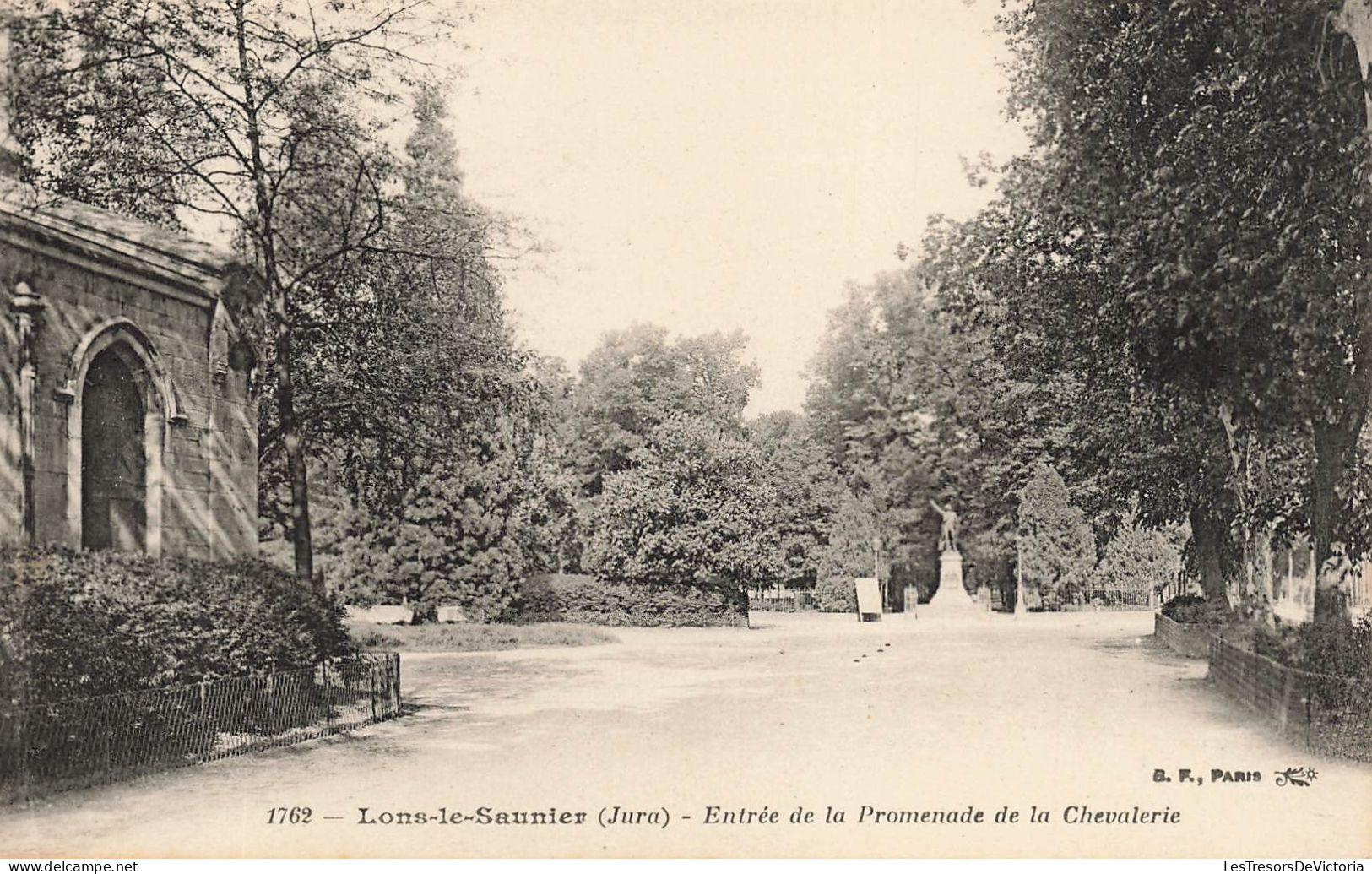 FRANCE - Lons Le Saunier (Jura) - Vue à L'entrée De La Promenade De La Chevalerie - Carte Postale Ancienne - Lons Le Saunier