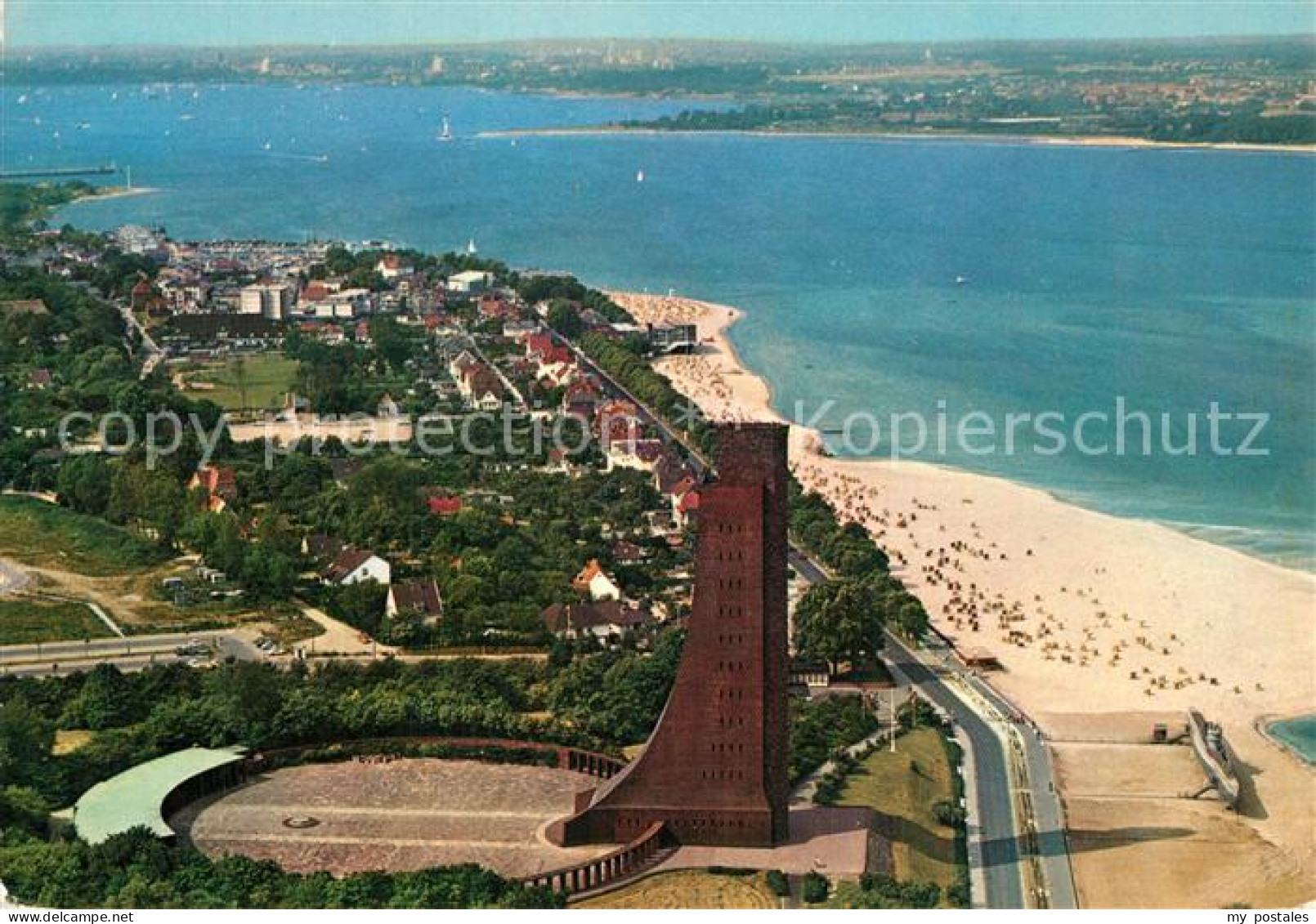 73600003 Laboe Marine Ehrenmal Ostseebad Fliegeraufnahme Laboe - Laboe