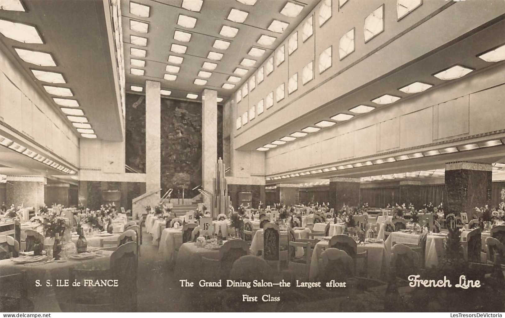 TRANSPORTS - S.S. Ile De France - The Grand Dining Salon - The Largest Afloat - First Class - Carte Postale Ancienne - Autres & Non Classés