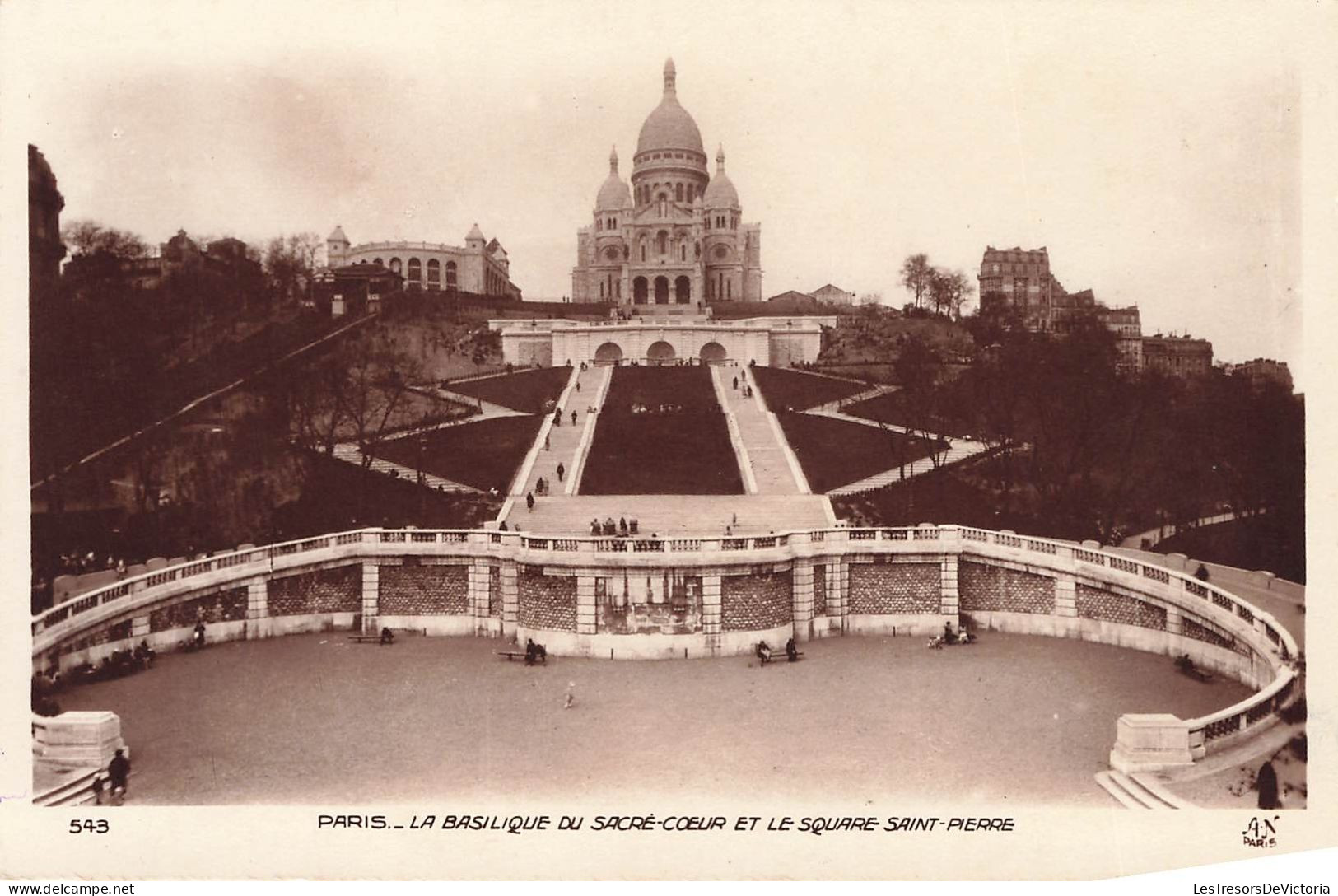 FRANCE - Paris - Vue Sur La Basilique Du Sacré-Coeur Et Le Square Saint Pierre - Carte Postale Ancienne - Eglises
