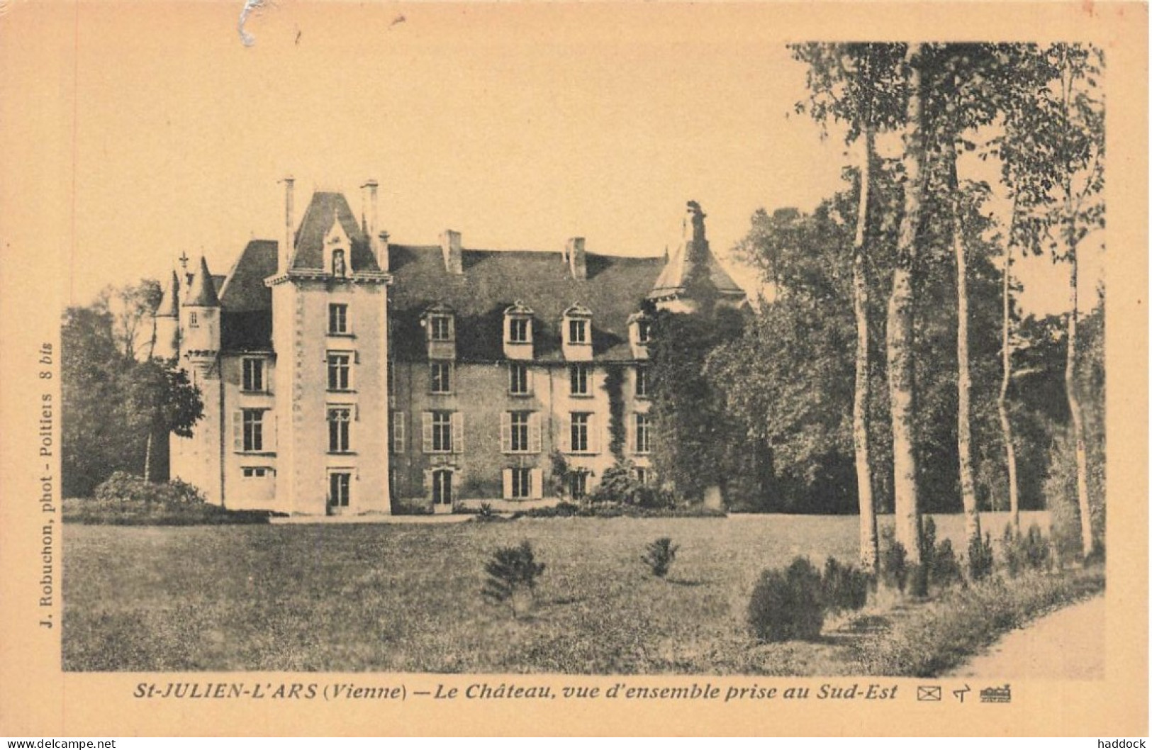 SAINT JULIEN L'ARS : LE CHATEAU - Saint Julien L'Ars