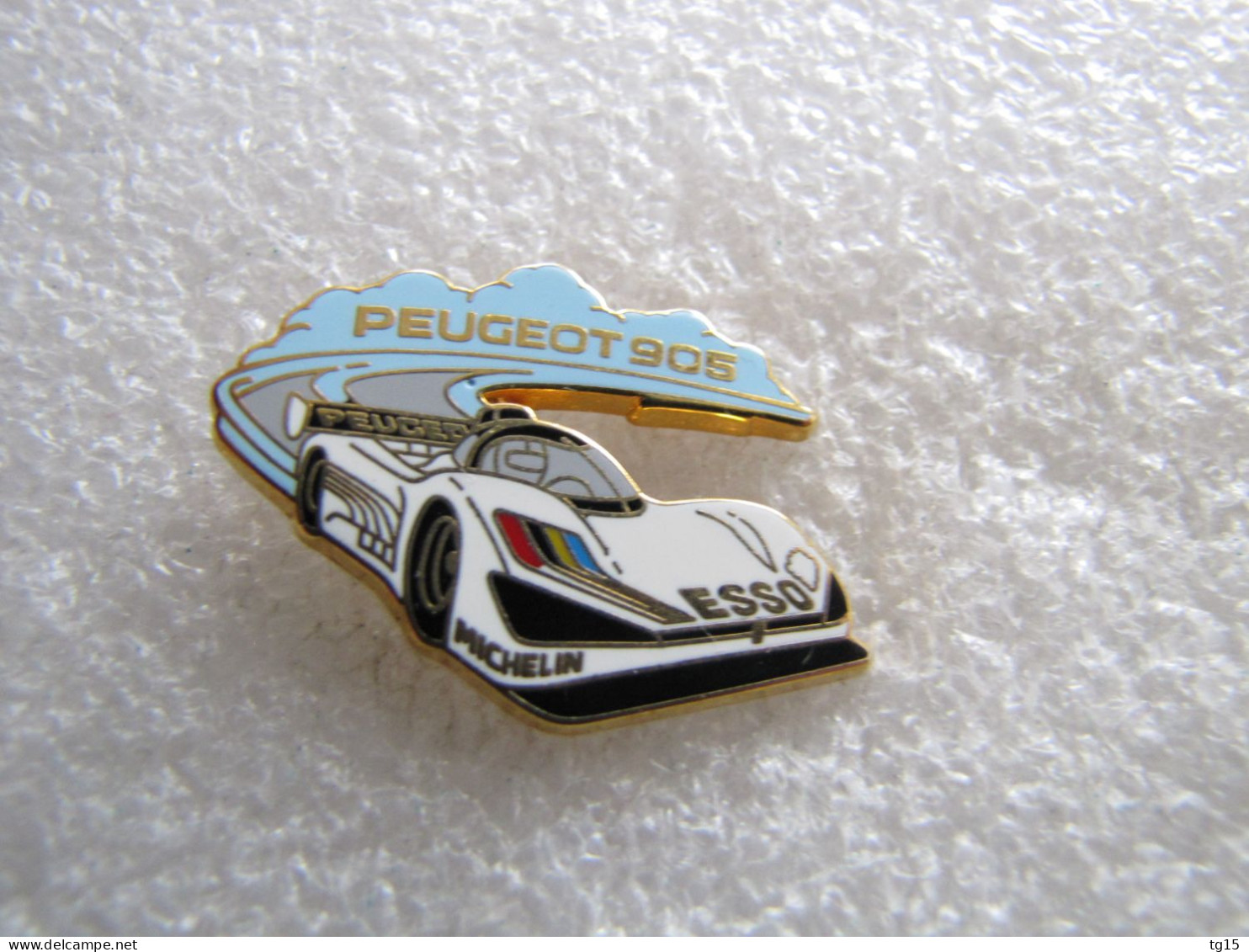 PIN'S   PEUGEOT  905    ARTHUS BERTRAND - Peugeot