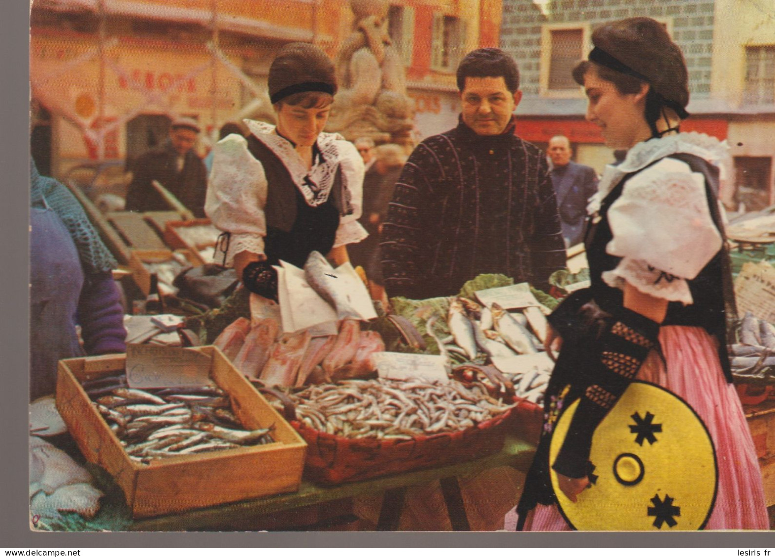 C.P. - PHOTO - UN PITTORESQUE MARCHE AUX POISSONS SUR LA RIVIERA - NICE - PLACE ST FRANCOIS - OF 303 - ADIA - Marchés, Fêtes