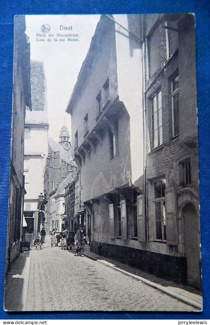 DIEST  - 2 POSTKAARTEN : " Hoek Der Nieuwstraat  - Coin De La Rue Neuve " -  Kerk - Eglise St Sulpice - Diest