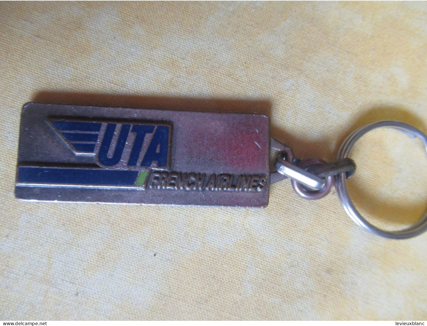 Aviation / Transport / UTA French Airlines /Union Des Transports Aériens/France/Vers 1970-1989                    POC742 - Porte-clefs