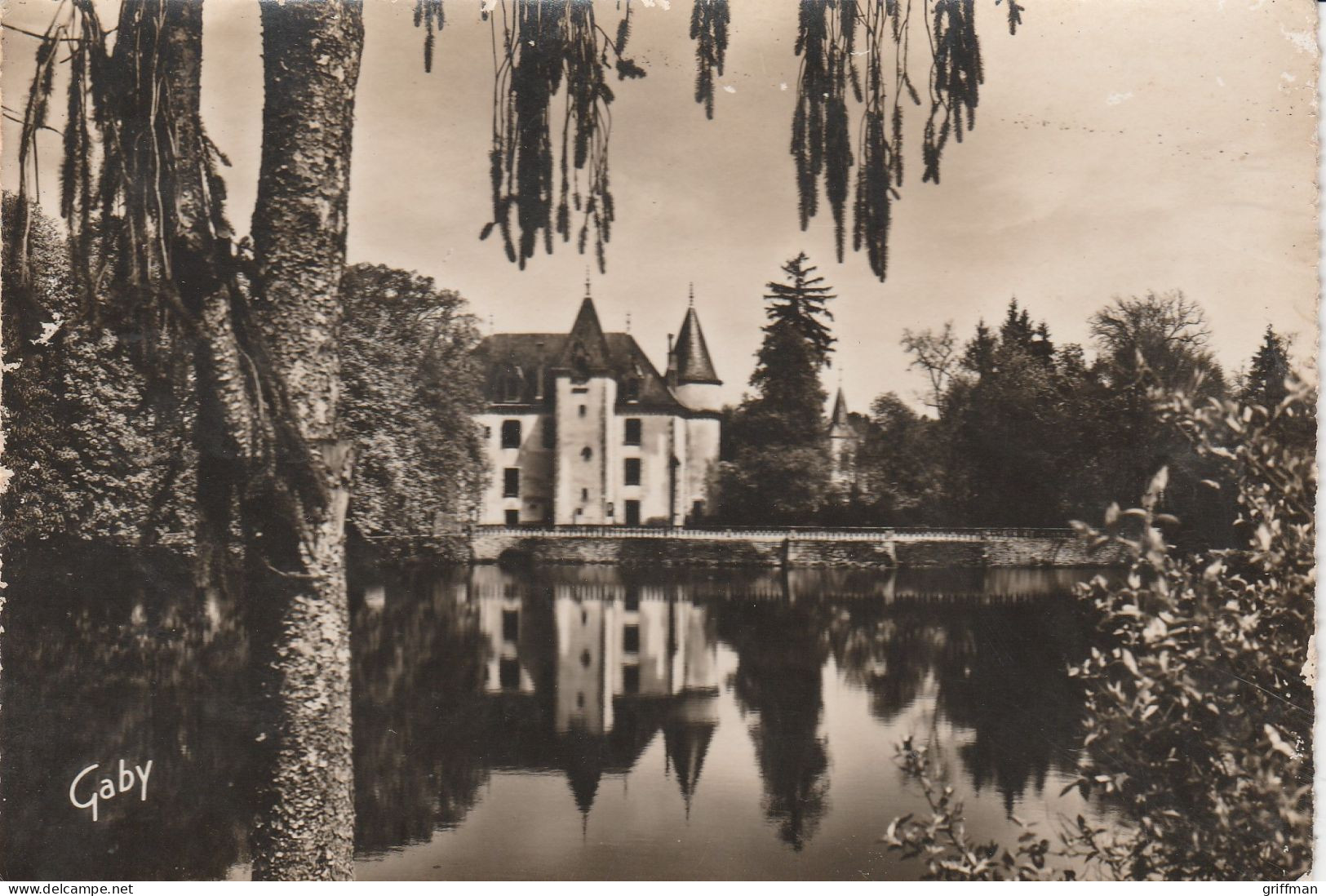 NIEUL REFLETS DU CHATEAU DANS LE LAC CPSM 10X15 TBE - Nieul