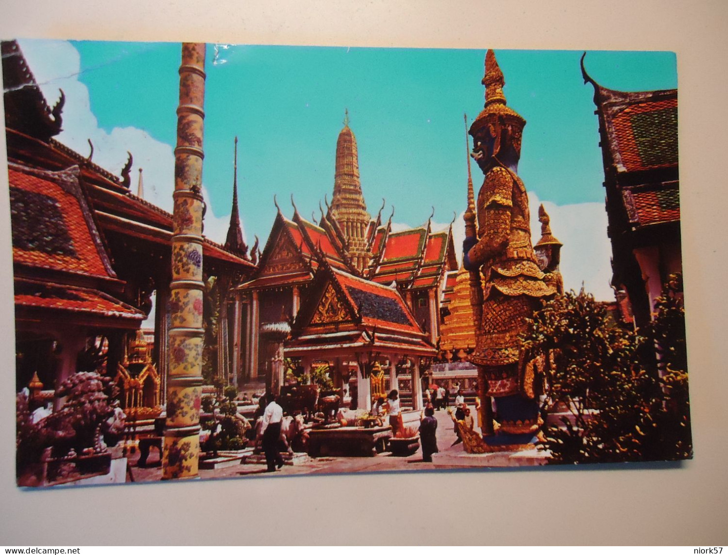THAILAND  POSTCARDS  EMERALD BUDDDHA TEMPLE   MONUMENTS  WITH STAMPS 2  KINGS - Tailandia