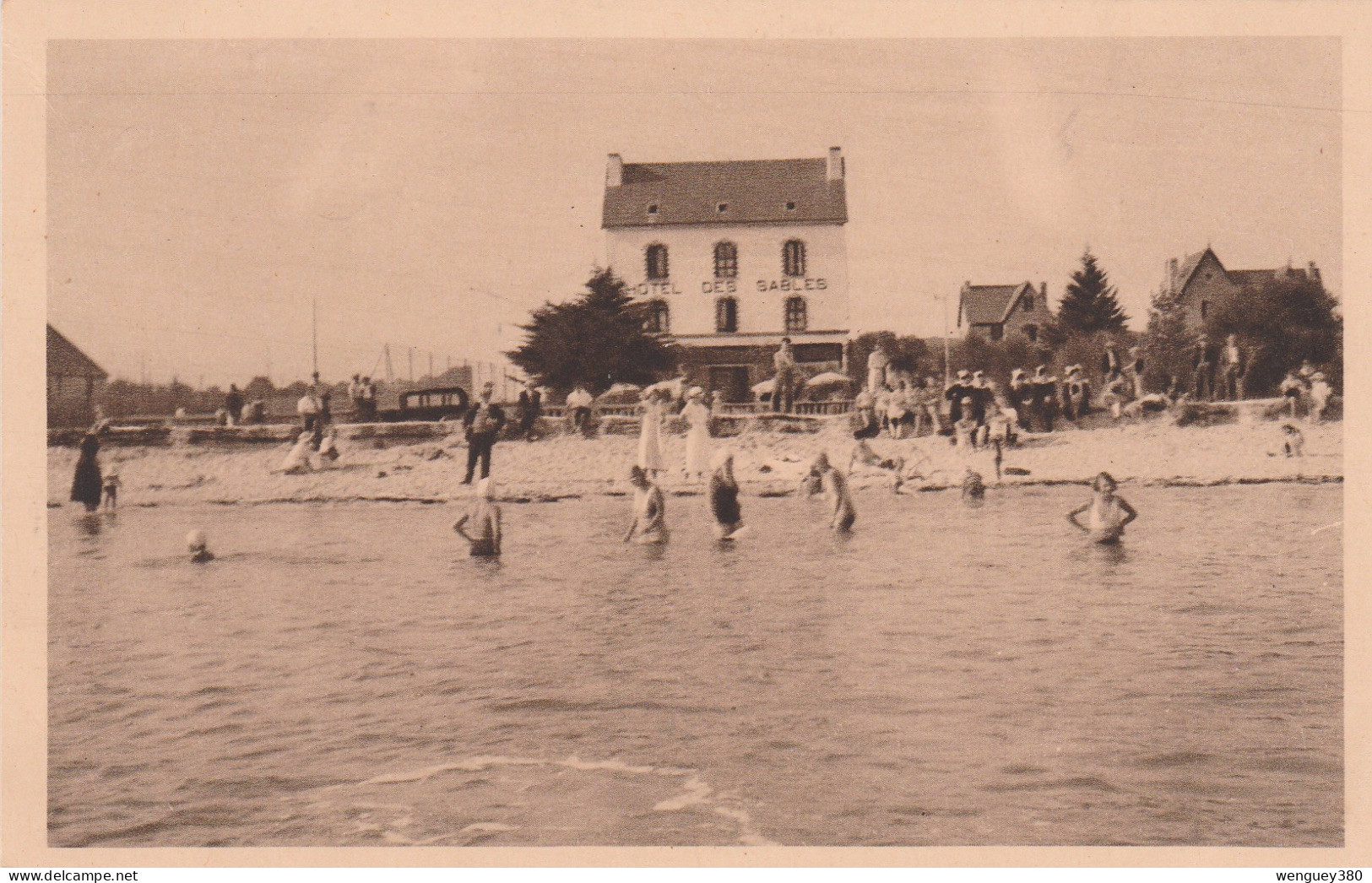 29 LA FORÊT-FOUESNANT     Plage De Kerleven    L'Hôtel Des Sables,vu De La Mer     TB PLAN Années 40.    RARE - La Forêt-Fouesnant